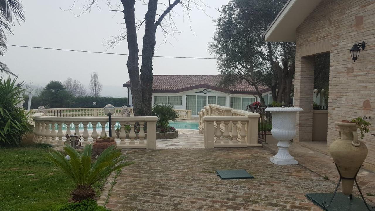Country House Resort Villa Giardino Degli Eventi Fano Exterior photo
