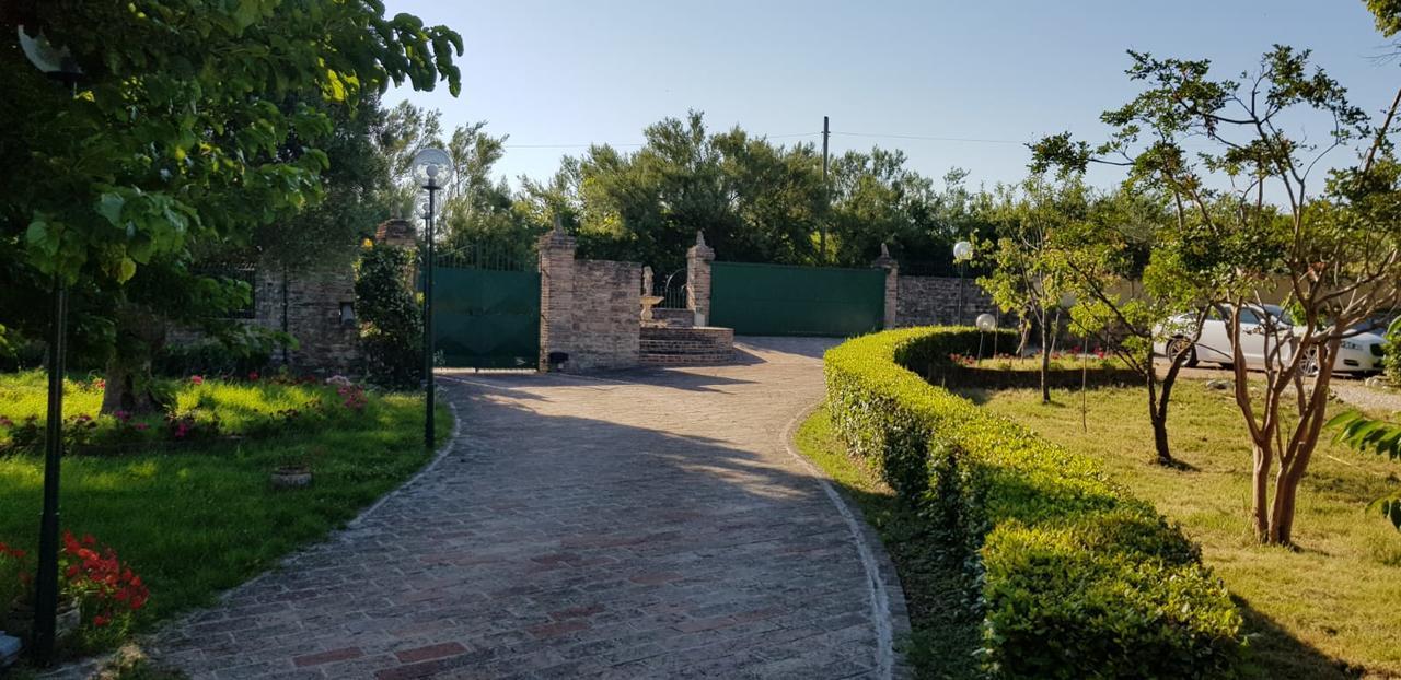 Country House Resort Villa Giardino Degli Eventi Fano Exterior photo